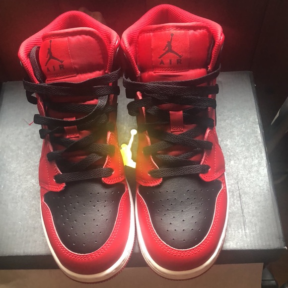 Air Jordan 1 Red/Blk/White like new only worn 1X - Picture 3 of 7